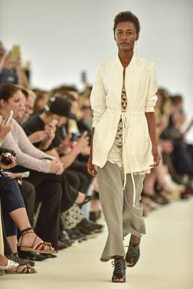 Minas Trend in Belo Horizonte - Plural Modenschau BELO HORIZONTE, MG - 05.10.2016: MINAS TREND OUTONO INVERNO 2017 - designer fashion show Plural during the nineteenth edition of the Minas Trend - Autumn Winter 2017 held in Expominas in Belo Horizonte, MG. on the morning of Wednesday (05). x1211156x  MourãoxPanda