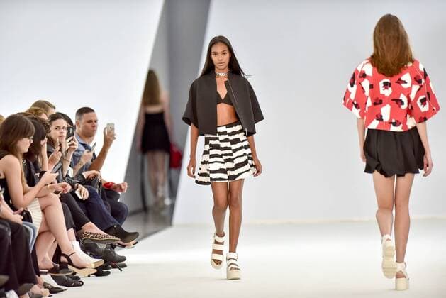 Bilder des Tages Minas Trend in Belo Horizonte - Ellus 2nd Floor Modenschau BELO HORIZONTE, MG - 05.10.2016: MINAS TREND OUTONO INVERNO 2017 - designer fashion show Ellus Second Floor (2nd Floor) during the nineteenth edition of the Minas Trend - Autumn Winter 2017 held in Expominas in Belo Horizonte, MG. on the morning of Wednesday (05). x1211174x  MourãoxPanda