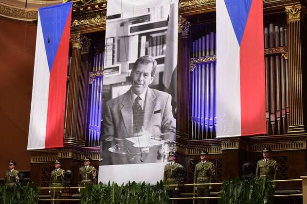 Bilder des Tages A concert to pay tribute to Havel and to commemorate his 80th birth anniversary starts in the Dvorak Hall of Rudolfinum in Prague, Czech Republic, October 5, 20016. (CTKxPhoto RomanxVondrous) CTKPhotoP201610051026701  _VND1128