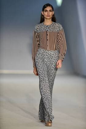 Minas Trend in Belo Horizonte - VictorDzenk Modenschau BELO HORIZONTE, MG - 05.10.2016: MINAS TREND OUTONO INVERNO 2017 - designer fashion show VictorDzenk during the nineteenth edition of the Minas Trend - Autumn Winter 2017 held in Expominas in Belo Horizonte, MG. on the morning of Wednesday (05). x1211323x  MourãoxPanda