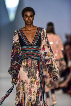 Minas Trend in Belo Horizonte - VictorDzenk Modenschau BELO HORIZONTE, MG - 05.10.2016: MINAS TREND OUTONO INVERNO 2017 - designer fashion show VictorDzenk during the nineteenth edition of the Minas Trend - Autumn Winter 2017 held in Expominas in Belo Horizonte, MG. on the morning of Wednesday (05). x1211350x  MourãoxPanda