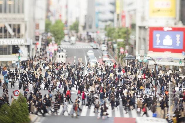 IMAGO Nature: Unsere Erde, Umweltprobleme, Überbevölkerung Tilt-shift bird s eye view of Shibuya, Tokyo, Japan  (raaa000535)