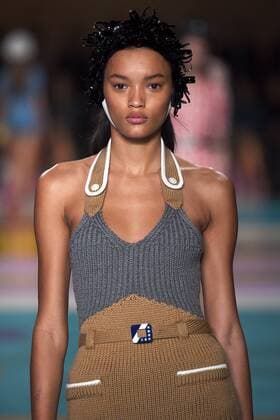 Paris Fashion Week - Miu Miu Modenschau 212207 Marineau Starface 2016-10-05 Paris France Paris Fashion week. Pret-a-porter printemps-ete 2017. Defile Miu Miu Miu Miu , spring -summer 2017 Paris, France Paris Fashion Week. Pret-a-porter Printemps-Eté 2017. Defile Miu Miu. Editorial Use Only _sans_perso  Copyright: xMarineaux STAR_212207_023