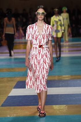 Paris Fashion Week - Miu Miu Modenschau 212207 Marineau Starface 2016-10-05 Paris France Paris Fashion week. Pret-a-porter printemps-ete 2017. Defile Miu Miu Miu Miu , spring -summer 2017 Paris, France Paris Fashion Week. Pret-a-porter Printemps-Eté 2017. Defile Miu Miu. Editorial Use Only _sans_perso  Copyright: xMarineaux STAR_212207_026