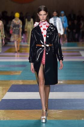 Paris Fashion Week - Miu Miu Modenschau 212207 Marineau Starface 2016-10-05 Paris France Paris Fashion week. Pret-a-porter printemps-ete 2017. Defile Miu Miu Miu Miu , spring -summer 2017 Paris, France Paris Fashion Week. Pret-a-porter Printemps-Eté 2017. Defile Miu Miu. Editorial Use Only _sans_perso  Copyright: xMarineaux STAR_212207_040