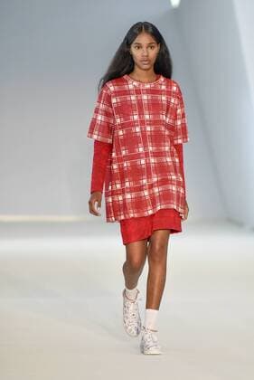 Minas Trend in Belo Horizonte - Lucas Magalhaes Modenschau BELO HORIZONTE, MG - 06.10.2016: MINAS TREND OUTONO INVERNO 2017 - Parade Lucas Magalhaes designer during the nineteenth edition of the Minas Trend - Autumn Winter 2017 held in Expominas in Belo Horizonte, MG. on the morning of Thursday (06). x1211672x  MourãoxPanda