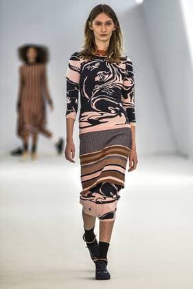 Minas Trend in Belo Horizonte - Lucas Magalhaes Modenschau BELO HORIZONTE, MG - 06.10.2016: MINAS TREND OUTONO INVERNO 2017 - Parade Lucas Magalhaes designer during the nineteenth edition of the Minas Trend - Autumn Winter 2017 held in Expominas in Belo Horizonte, MG. on the morning of Thursday (06). x1211693x  MourãoxPanda