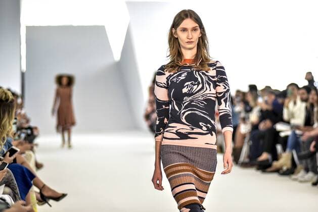 Minas Trend in Belo Horizonte - Lucas Magalhaes Modenschau BELO HORIZONTE, MG - 06.10.2016: MINAS TREND OUTONO INVERNO 2017 - Parade Lucas Magalhaes designer during the nineteenth edition of the Minas Trend - Autumn Winter 2017 held in Expominas in Belo Horizonte, MG. on the morning of Thursday (06). x1211694x  MourãoxPanda