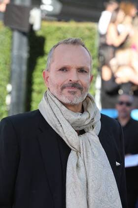 Spanish singer Miguel Bose poses at the red carpet of the Latin American Music Awards at the Dolly Theater in Hollywood, California, United States, 06 October 2016. The awards recognize the most influential Latin American artists according to the fan s voting. LATIN AMERICAN MUSIC AWARDS IN LOS ANGELES !ACHTUNG: NUR REDAKTIONELLE NUTZUNG!  LAT001 20161007-636114067429933860