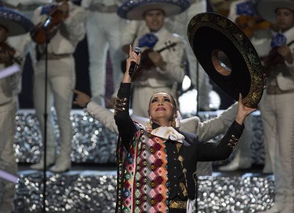 Singer Aida Cuevas performs on stage, during the Latin American Music Awards at the Dolly Theater in Hollywood, Los Angeles, California, United States, 06 October 2016. The awards recognize the most influential Latin American artists according to public vote. EFE ARMANDO ARORIZO Latin American Music Awards in Los Angeles !ACHTUNG: NUR REDAKTIONELLE NUTZUNG!  LAT27 20161007-636114201393032227