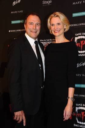 Alexander Hold mit Pia Große-Vehne Premiere Tanz der Vampire Deutsche Theater Musical München 06. Oktober 2016