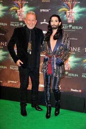 Jean Paul Gaultier und Conchita Wurst bei der The One Grand Show Premiere am 06.10.2016 im Friedrichstadt-Palast in Berlin The One Grand Show Premiere in Berlin, 2016 