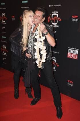 Richard Rigan mit Monika Riede bei der Premiere des Musicals Tanz der Vampire im Deutschen Theater. München, 06.10.2016 Foto:xP.xSchönbergerx xFuturexImage