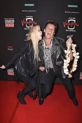 Richard Rigan mit Monika Riede bei der Premiere des Musicals Tanz der Vampire im Deutschen Theater. München, 06.10.2016 Foto:xP.xSchönbergerx xFuturexImage