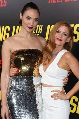 LOS ANGELES - OCT 8: Gal Gadot, Isla Fisher at the Keeping Up with the Joneses Red Carpet Event at the Twentieth Century Fox on October 8, 2016 in Los Angeles, CA  Copyright: xKathyxHutchinsx