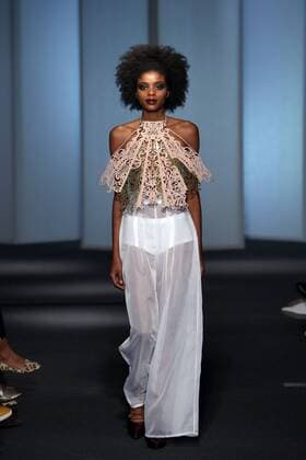 Moda Lisboa - Olga Noronha Modenschau October 9, 2016 - Lisbon, Portugal - A model presents a creation from the Portuguese fashion designer Olga Noronha Spring Summer 2017 collection during the Lisbon Fashion Week on October 9, 2016 in Lisbon, Portugal. Photo: Lisbon Portugal - ZUMAf123