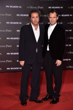 Premiere der TV-Serie The Young Pope in Rom - Rome, The Space Cinema Moderno - Preview of the Film The Young Pope, In the picture: Paolo Sorrentino Jude Law  Copyright: xVincenzoxLandix
