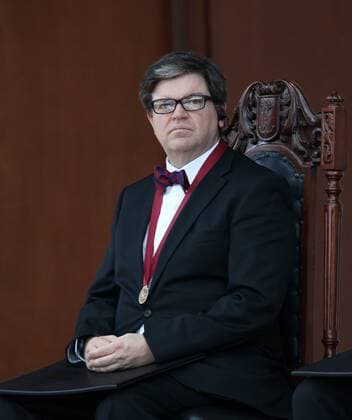 French investigator of artificial intelligence and robotics Yann LeCun after being invested doctor Honoris Causa of the National Polytecnic Institute in Mexico City, Mexico, 10 October 2016. Spanish architect Santiag Calatrava also received the honoris causa for his prolific and dazzling labour . EFE Jorge Nunez CALATRAVA RECEIVES HONORIS CAUSA OF THE NATIONAL POLYTECNIC INSTITUTE OF MEXICO !ACHTUNG: NUR REDAKTIONELLE NUTZUNG!  MEX001 20161010-636117373438290598