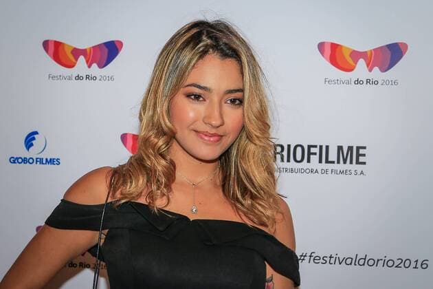 Pequeno Segredo - Little Secret: Filmpremiere in Rio de Janeiro RIO DE JANEIRO, RJ - 10.10.2016: TAPETE VERMELHO DO FILME PEQUENO SEGREDO - Carolina Oliveira during the Red Carpet of Little Secret film, David Schurmann in Rio festival. Film directed by Brazil to compete for a position in the Foreign Language Oscar. The film is based on the true story of Kat Schurmann - which also inspired the eponymous best-selling Heloisa Schurmann. x1213333x  AndréxHorta