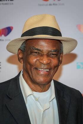 Pequeno Segredo - Little Secret: Filmpremiere in Rio de Janeiro RIO DE JANEIRO, RJ - 10.10.2016: TAPETE VERMELHO DO FILME PEQUENO SEGREDO - Antonio Pitanga during the Little Movie Red Carpet Secret, David Schurmann in Rio festival. Film directed by Brazil to compete for a position in the Foreign Language Oscar. The film is based on the true story of Kat Schurmann - which also inspired the eponymous best-selling Heloisa Schurmann. x1213338x  AndréxHorta