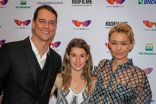 Pequeno Segredo - Little Secret: Filmpremiere in Rio de Janeiro RIO DE JANEIRO, RJ - 10.10.2016: TAPETE VERMELHO DO FILME PEQUENO SEGREDO - Marcello Antony, Mariana Goulart and Julia Lemmertz during the Little Movie Red Carpet Secret, David Schurmann in Rio festival. Film directed by Brazil to compete for a position in the Foreign Language Oscar. The film is based on the true story of Kat Schurmann - which also inspired the eponymous best-selling Heloisa Schurmann. x1213348x  AndréxHorta