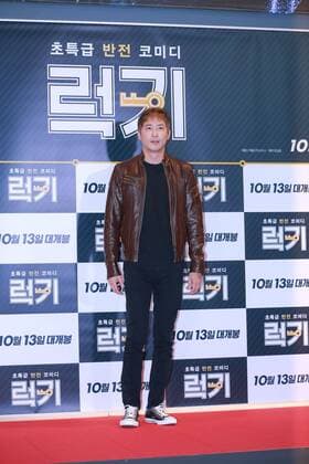 Hye-jin Yu,Joon Lee,Ji Yeon Im and Cho Youn Hee attend the VIP premiere of Luck Key in Seoul, Korea on 10th October, 2016.(China and Korea Rights Out)  2016101100805