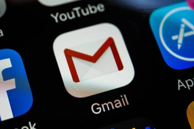 App-Icons auf Smartphone-Display App-Icons, App Anzeige auf einem Bildschirm vom Handy, Smartphone, Gmail, Google-Mail, Googlemail, iOS, Makroaufnahme, Detail, formatfüllend Copyright: imageBROKER/ValentinxWolf iblvfw04410100.jpg
