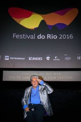BR 716 Filmpremiere in Rio de Janeiro RIO DE JANEIRO, RJ - 11.10.2016: TAPETE VERMELHO DO FILME BR716 - Domingos Oliveira, during the Red Carpet of the BR176 Film, a film Domingos Oliveira, where the main characters are almost totally drunk all the time. A fable of alcohol phase, the most intense bohemia Copacabanense, ending in the 1964 coup. x1213660x  AndréxHorta