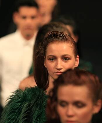 Mexico City Fashion Week - Alfredo Martinez Modenschau A model presents creations of the spring-summer 2017 collection by Mexican designer Alfredo Martinez during the second day of Mexico Fashion Week in Mexico City, Mexico, 11 October 2016. EFE Mario Guzman FASHION WEEK IN MEXICO !ACHTUNG: NUR REDAKTIONELLE NUTZUNG!  MEX002 20161012-636118336062394837