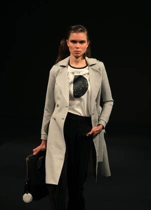 Mexico City Fashion Week - Alfredo Martinez Modenschau A model presents creations of the spring-summer 2017 collection by Mexican designer Alfredo Martinez during the second day of Mexico Fashion Week in Mexico City, Mexico, 11 October 2016. EFE Mario Guzman FASHION WEEK IN MEXICO !ACHTUNG: NUR REDAKTIONELLE NUTZUNG!  MEX002 20161012-636118336111846203