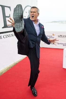 Themen der Woche Bilder des Tages American actor Bruce Campbell pose to the media of Màquina del Temps Award at Festival de Cine Fantastico de Sitges in Barcelona. October 12, Spain. 2016.  (20161012040)