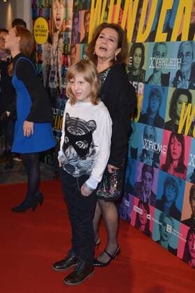 Premiere Welt der Wunderlichs Ewi Rodriguez, Hannelore Elsner Ankunft zur Premiere die Welt der Wunderlichs im Kantkino in Berlin am 12.10.2016