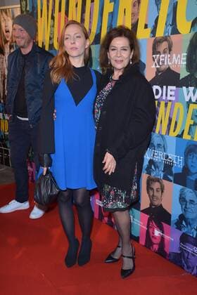 Premiere Welt der Wunderlichs Katharina Schüttler, Hannelore Elsner Ankunft zur Premiere die Welt der Wunderlichs im Kantkino in Berlin am 12.10.2016