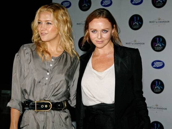 Sep 17, 2008 - London, England, United Kingdom - KATE HUDSON and STELLA MCCARTNEY at the Samsung Imagination Icon Series, The Red Thread: The Inspiration and Fashion of Valentino Garavani at the Hospital Club  - ZUMAd42_