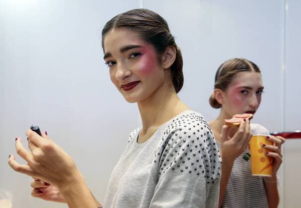 Moskau Fashion Week MOSCOW, RUSSIA â€“ OCTOBER 13, 2016: Models backstage getting ready for a runway show for the Spring Summer 2017 collection by designer Slava Zaitsev at the Mercedes-Benz Fashion Week Russia in the Manege Central Exhibition Hall. Vyacheslav Prokofyev TASS  TS0346C0