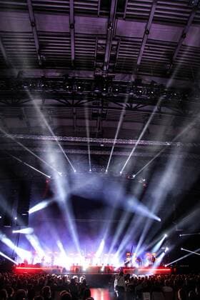 Das Musikprojekt Schiller (Christopher von Deylen) live auf Tour in der Arena Leipzig.