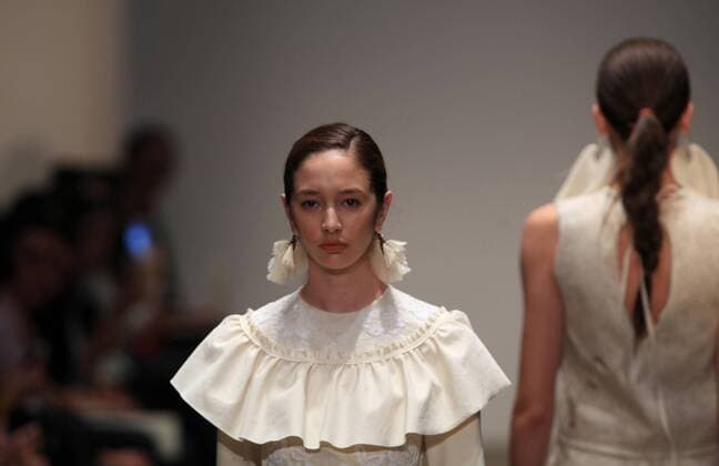 A model presents the creations of the spring-summer 2017 collection by Mexican designer Trista during the 4th journey of Mexico Fashion Week in Mexico City, Mexico, 13 October 2016. EFE Mario Guzman MEXICO FASHION WEEK !ACHTUNG: NUR REDAKTIONELLE NUTZUNG!  MEX010 20161014-636120092826256700