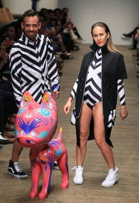 Models present the creations of the spring-summer 2017 collection by Mexican brand Xico during the 4th journey of Mexico Fashion Week in Mexico City, Mexico, 13 October 2016. EFE Mario Guzman MEXICO FASHION WEEK !ACHTUNG: NUR REDAKTIONELLE NUTZUNG!  MEX010 20161014-636120102833996394