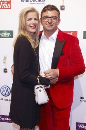 Hans Sigl mit Ehefrau Susanne Kemmler bei der 10. Verleihung der Goldenen Bild der Frau 2016 im Hamburger Stage Theater. Hamburg, 13.10.2016 Foto:xgbrcix xFuturexImage