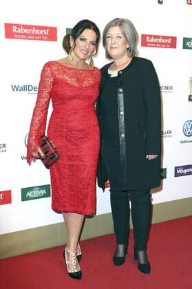 Christine Neubauer und Petra Jenal bei der 10. Verleihung der Goldenen Bild der Frau 2016 im Hamburger Stage Theater. Hamburg, 13.10.2016 Foto:xS.xGabschx xFuturexImage