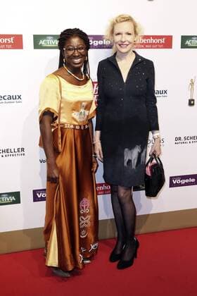 Gloria Boateng und Sunnyi Melles bei der 10. Verleihung der Goldenen Bild der Frau 2016 im Hamburger Stage Theater. Hamburg, 13.10.2016 Foto:xH.xHartmannx xFuturexImage