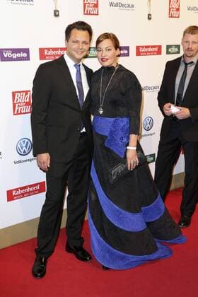 Carlo Fiorito mit Gattin Julia Dahmen bei der 10. Verleihung der Goldenen Bild der Frau 2016 im Hamburger Stage Theater. Hamburg, 13.10.2016 Foto:xH.xHartmannx xFuturexImage