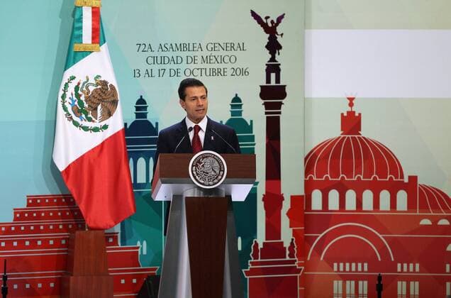 IAPA Konferenz in Mexiko-Stadt Mexico s President Enrique Pena Nieto delivers a speech during the 72nd General Assembly of the Inter American Press Association in Mexico City, Mexico, 14 October 2016. EFE Jorge Nunez GENERAL ASSEMBLY OF THE INTER AMERICAN PRESS ASSOCIATION !ACHTUNG: NUR REDAKTIONELLE NUTZUNG!  MEX001 20161014-636120749995018813