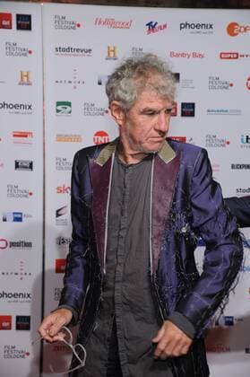 Der Regisseur Christopher Doyle posiert am 14.10.2016 in Köln auf dem roten Teppich beim International Film Award NRW im Rahmen des Film Festival Cologne. (vormals: Cologne Conference) ein internationales Film- und Fernsehfestival in Köln.