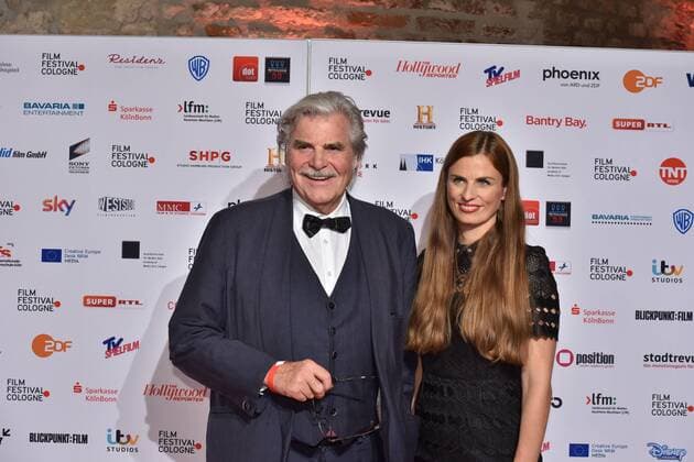 Der Schauspieler Peter Simonischek und die Produzentin des Films Toni Erdmann Janine Jackowski posiert am 14.10.2016 in Köln auf dem roten Teppich beim International Film Award NRW im Rahmen des Film Festival Cologne. (vormals: Cologne Conference) ein internationales Film- und Fernsehfestival in Köln.