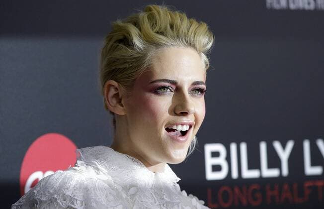Kristen Stewart arrives on the red carpet at a Special World Premiere Presentation of Billy Lynn s Long Halftime Walk part of New York Film Festival at AMC Loews Lincoln Square 13 Theater on October 14, 2016 in New York City.  NYP20161014104 JOHNxANGELILLO