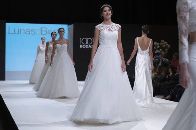 October 14, 2016 - Madrid, Spain - A model walks during Bridal Fashoin Of San Patrick show At Fashion Week Madrid 1001 Wedding, in Madrid, Spain, on October 14, 2016. Madrid Spain  - ZUMAn230