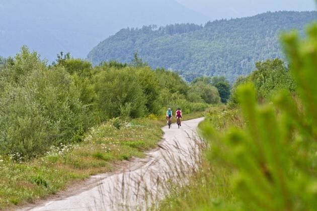 Auf dem Alpe Adria-Weg zwischen Villach und Venzone Villach Kärnten Österreich Villach