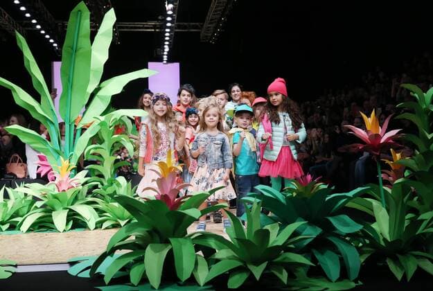 MOSCOW, RUSSIA - OCTOBER 16, 2016: Models showcase creations during a runway show for the Spring Summer 2017 collection by the Detsky Mir collection in the Manege Central Exhibition Hall. Vyacheslav Prokofyev TASS  TS034AEB