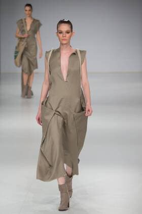 A model presents the Eco Collection by Hungarian fashion designer Alma Vetlenyi during the Gombold ujra Central Europe fashion design competition in Budapest, Hungary, on Oct. 16, 2016. Alma Vetlenyi won the Design Terminal Award. The competition was held by Hungary s Design Terminal. )(zcc) HUNGARY-BUDAPEST-FASHION-COMPETITION AttilaxVolgyi 